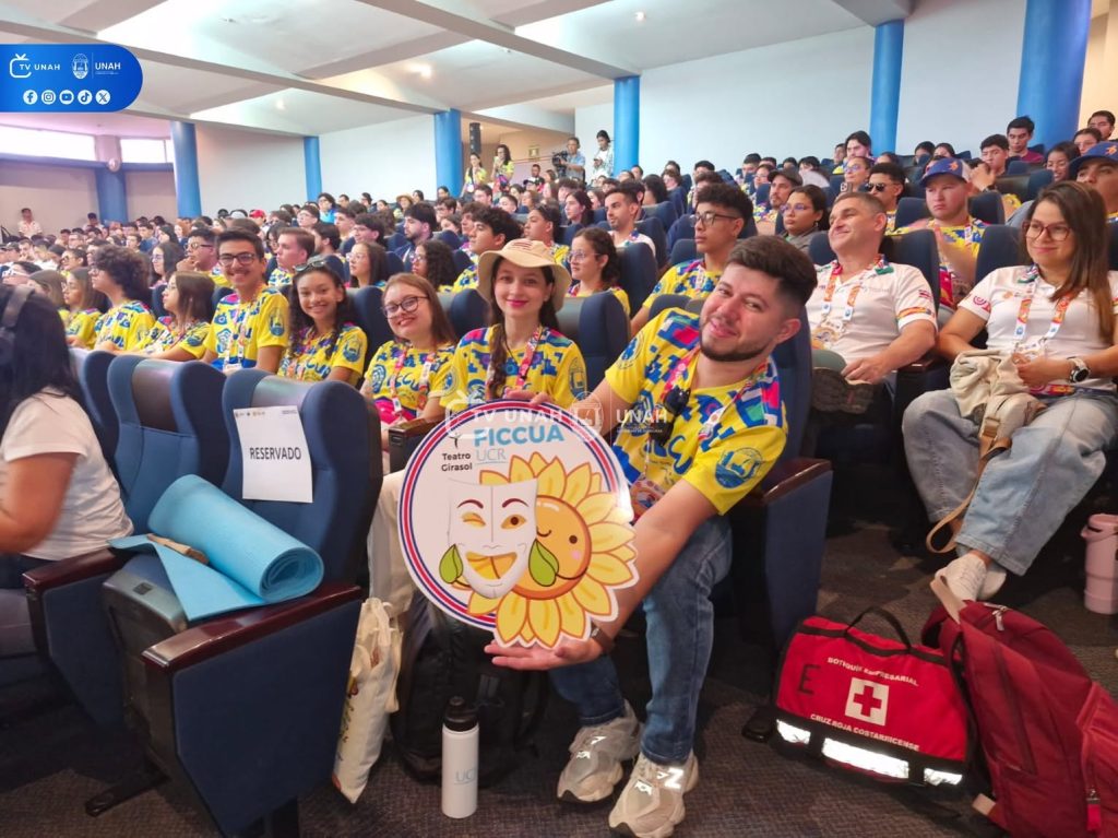 Con amplia participación de estudiantes de toda Centroamérica, inició el componente académico de la XIII edición del FICCUA 2026. La jornada contempla 18 ponencias sobre danza, música, teatro y pedagogía y gestión cultural, como parte del intercambio de conocimientos entre las universidades participantes.